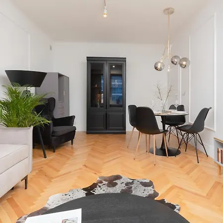 Citycenter Fashionable By Renters * Varsó